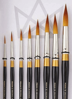 Assorted paintbrushes